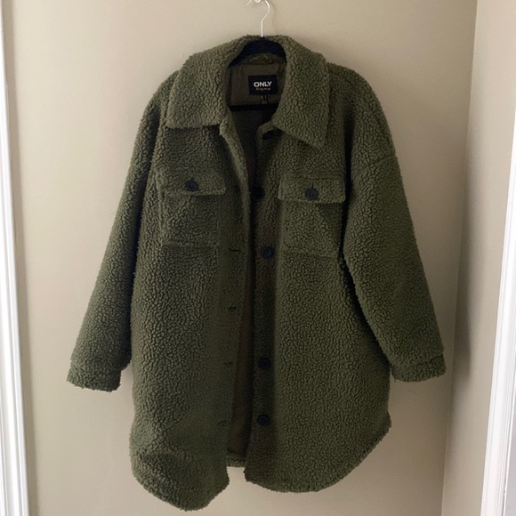 teddy bear coat with black buttons - Picture 1 of 2